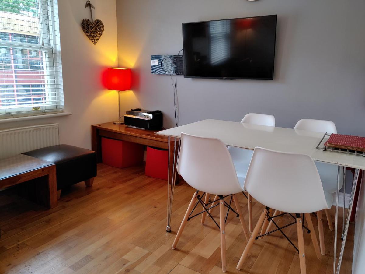The Bath House Apartments - Free 1St Breakfast - Free Parking Buitenkant foto