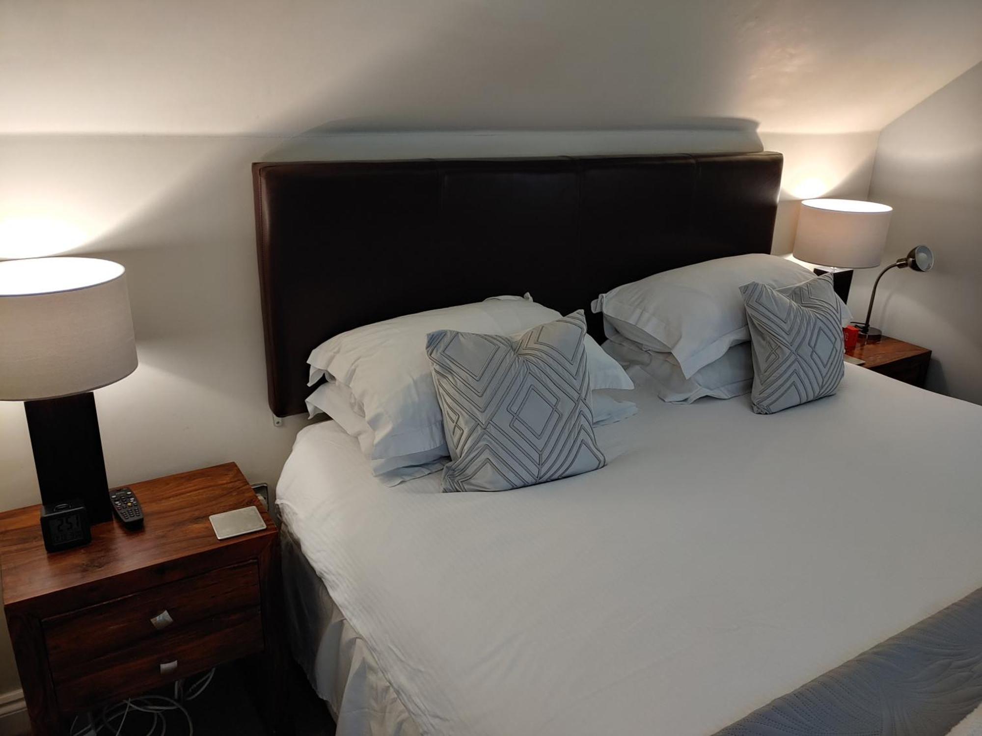 The Bath House Apartments - Free 1St Breakfast - Free Parking Buitenkant foto