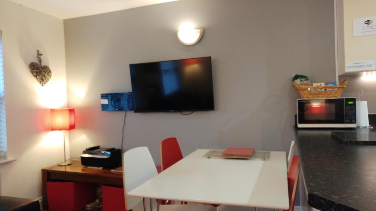The Bath House Apartments - Free 1St Breakfast - Free Parking Buitenkant foto